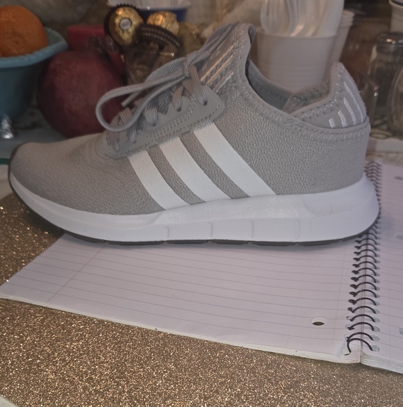 Shoes - Picture 2 of 8